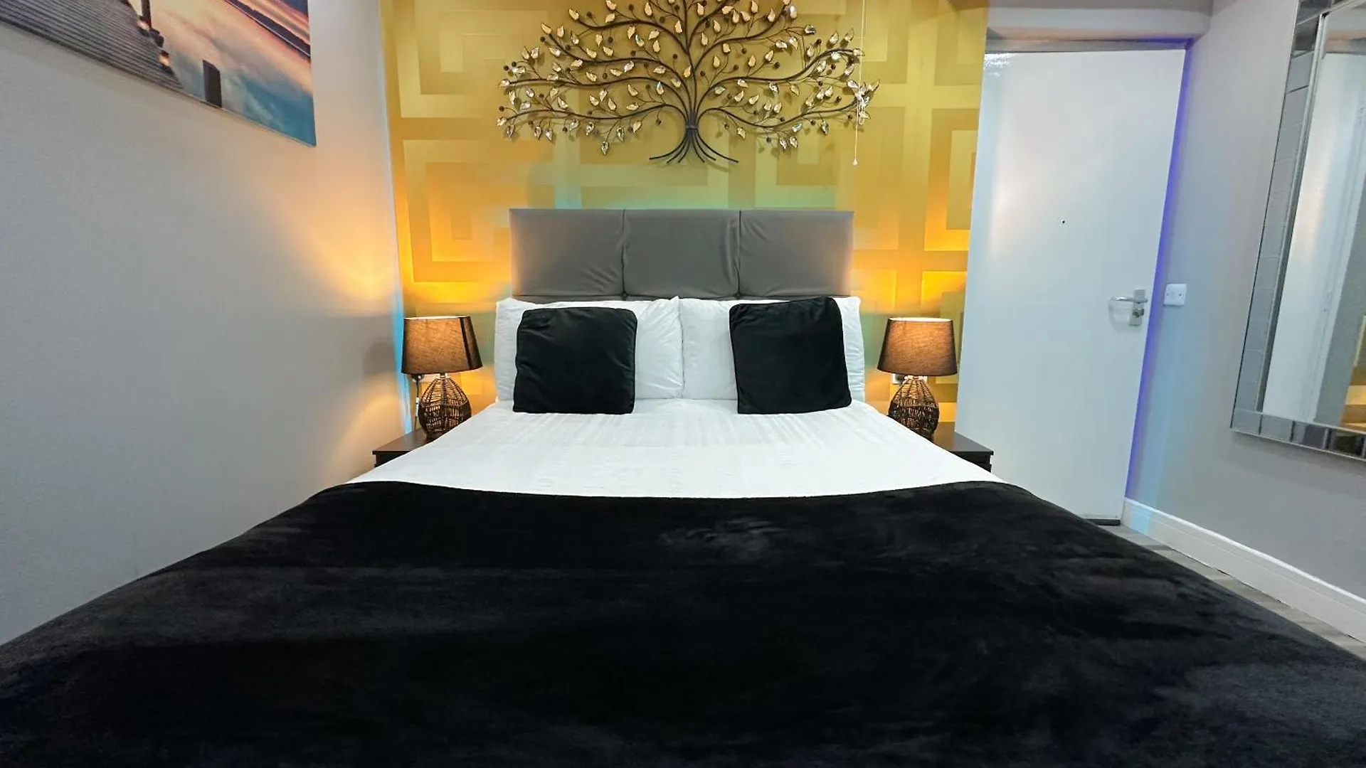 Mansa Apartments Брадфорд